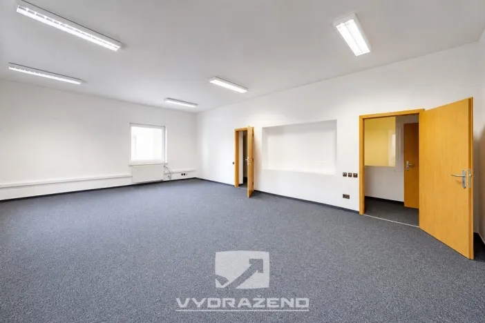 Prodej kanceláře, Mladá Boleslav - Mladá Boleslav IV, Ptácká, 1800 m2
