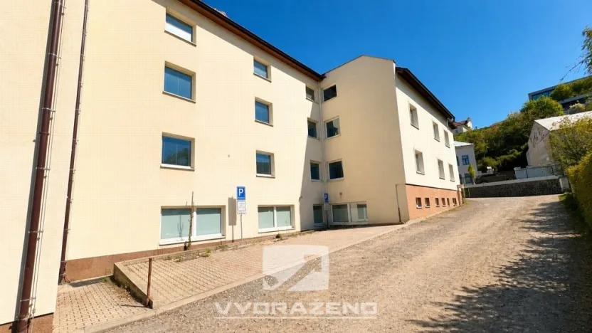Prodej kanceláře, Mladá Boleslav - Mladá Boleslav IV, Ptácká, 1800 m2