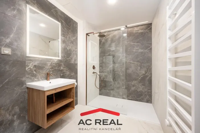 Prodej bytu 1+kk, Lednice, Slovácká, 30 m2