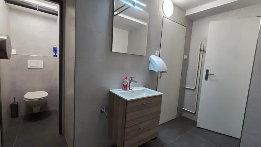 Pronájem kanceláře, Praha - Holešovice, Přístavní, 37 m2
