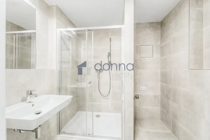Pronájem bytu 2+kk, Praha, Hodkovická, 52 m2
