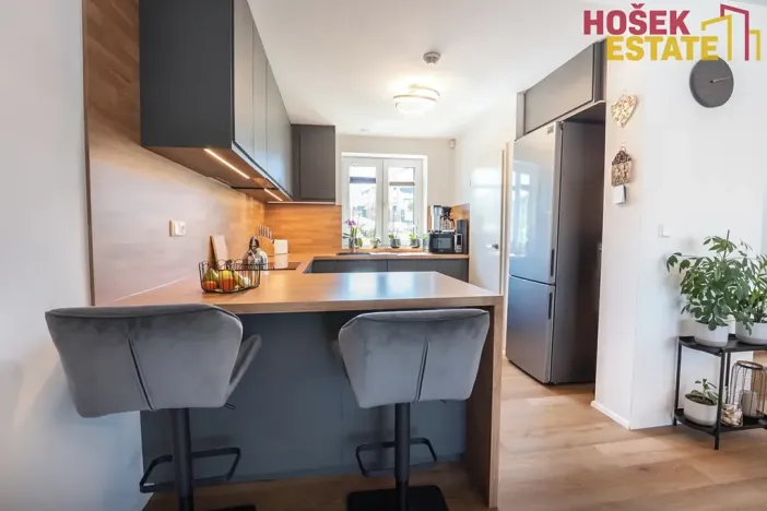 Pronájem rodinného domu, Holubice, 122 m2