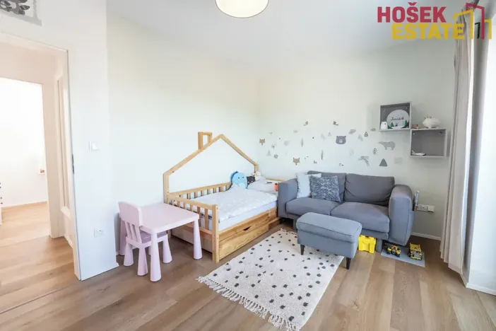 Pronájem rodinného domu, Holubice, 122 m2