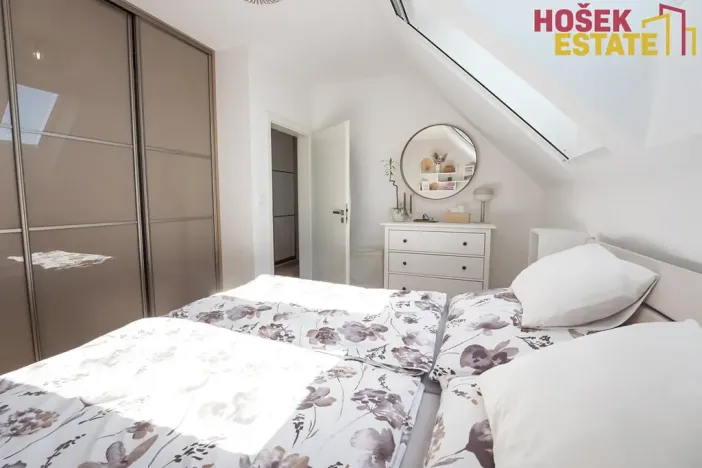Pronájem rodinného domu, Holubice, 122 m2