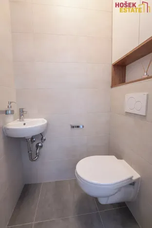 Pronájem rodinného domu, Holubice, 122 m2