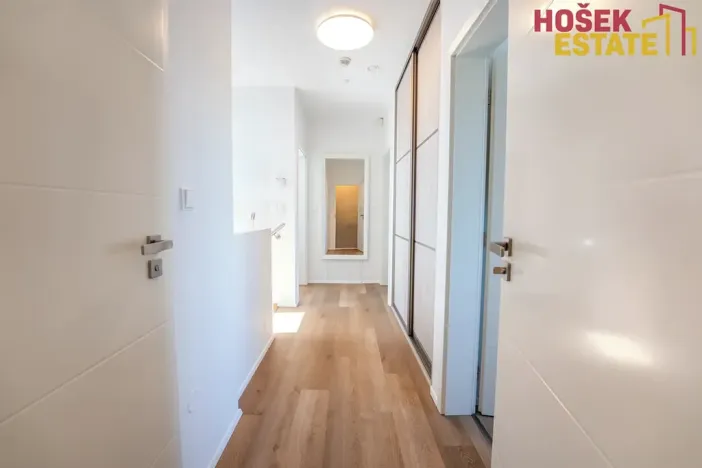 Pronájem rodinného domu, Holubice, 122 m2