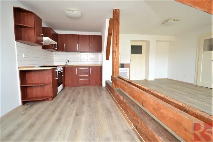 Pronájem bytu 1+kk, Praha - Vršovice, Pod Rapidem, 47 m2