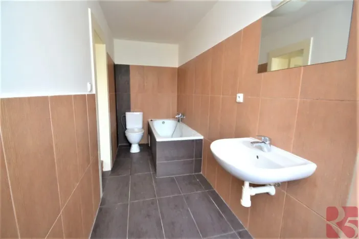 Pronájem bytu 1+kk, Praha - Vršovice, Pod Rapidem, 47 m2