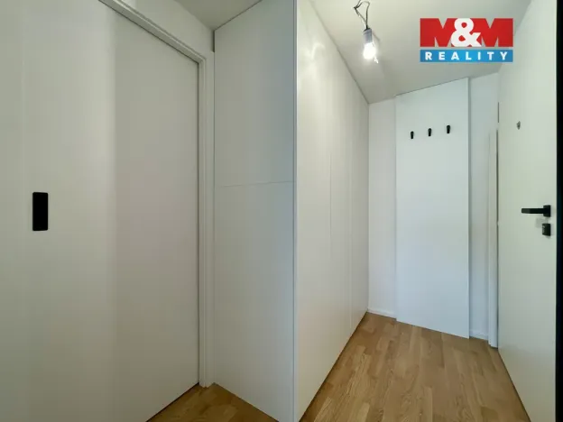 Pronájem bytu 1+kk, Praha - Vršovice, Krymská, 44 m2