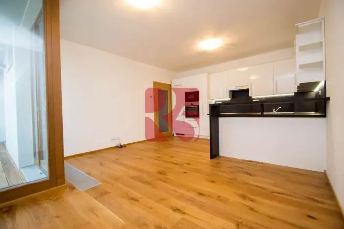 Pronájem bytu 2+kk, Praha, Na Křtině, 64 m2