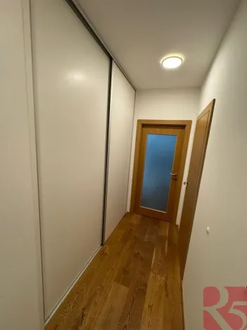 Pronájem bytu 2+kk, Praha, Na Křtině, 64 m2