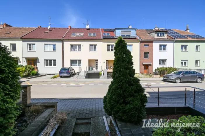 Pronájem bytu 2+1, Brno, Lužná, 55 m2