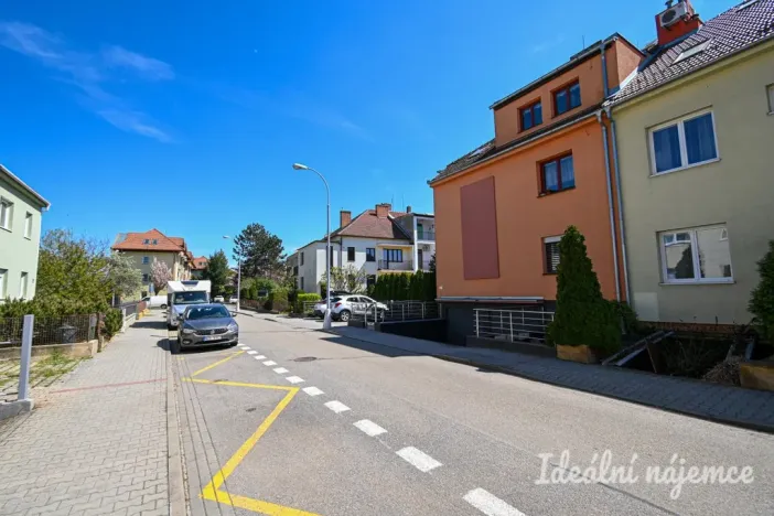 Pronájem bytu 2+1, Brno, Lužná, 55 m2