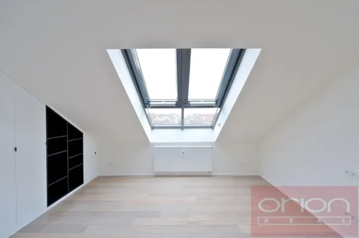 Pronájem bytu 1+kk, Praha - Vinohrady, náměstí Jiřího z Poděbrad, 39 m2