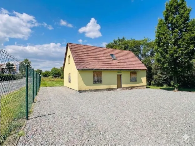 Pronájem komerčního pozemku, Praha, Na záhonech, 908 m2