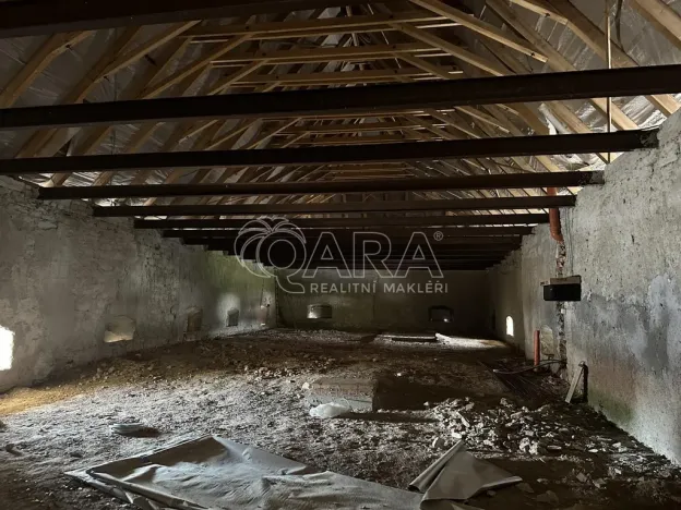 Pronájem skladu, Červený Újezd, Hájecká, 400 m2