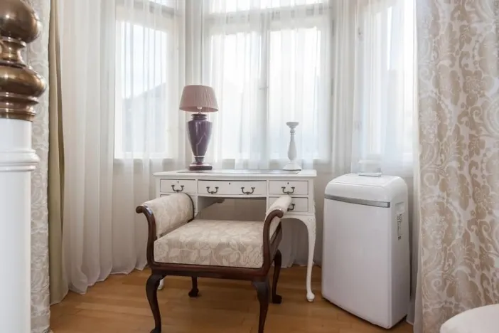 Pronájem bytu 2+kk, Praha - Bubeneč, Ovenecká, 56 m2