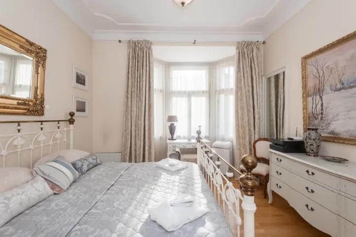 Pronájem bytu 2+kk, Praha - Bubeneč, Ovenecká, 56 m2