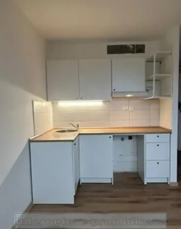 Pronájem bytu 1+kk, Chlumec, 21 m2