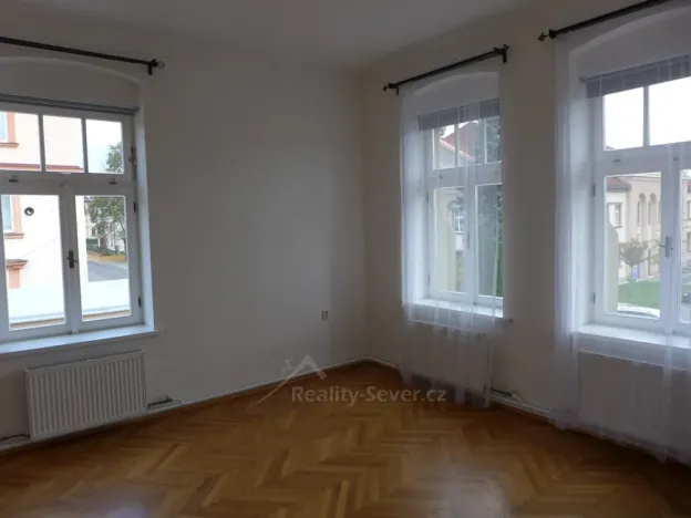 Pronájem bytu 3+1, Nový Bor - Arnultovice, Revoluční, 125 m2