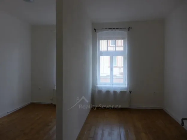 Pronájem bytu 3+1, Nový Bor - Arnultovice, Revoluční, 125 m2