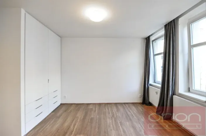 Pronájem bytu 1+kk, Praha - Vinohrady, Lucemburská, 300 m2