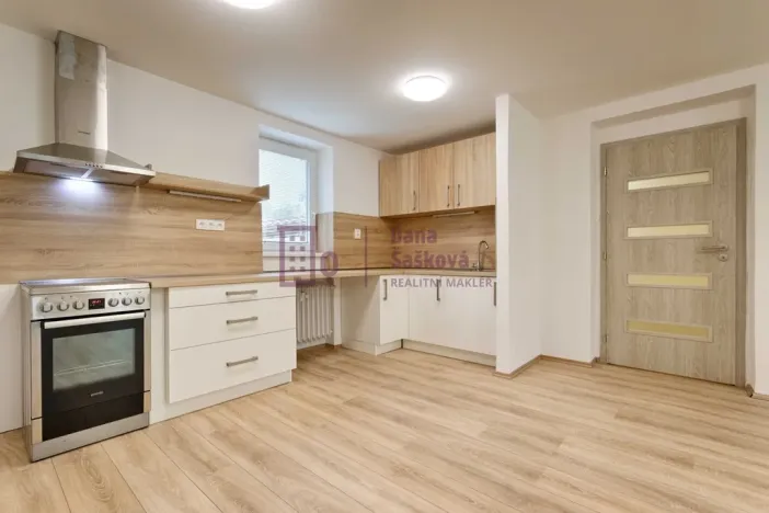 Pronájem bytu 2+kk, Jindřichův Hradec - Otín, 50 m2