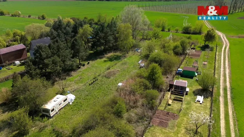 Prodej zahrady, Louny, 976 m2
