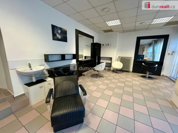 Pronájem obchodního prostoru, Kolín - Kolín IV, Mostní, 60 m2