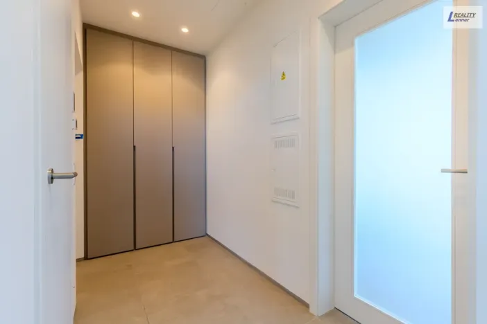 Pronájem bytu 2+kk, Praha - Třebonice, Do zahrádek II, 57 m2