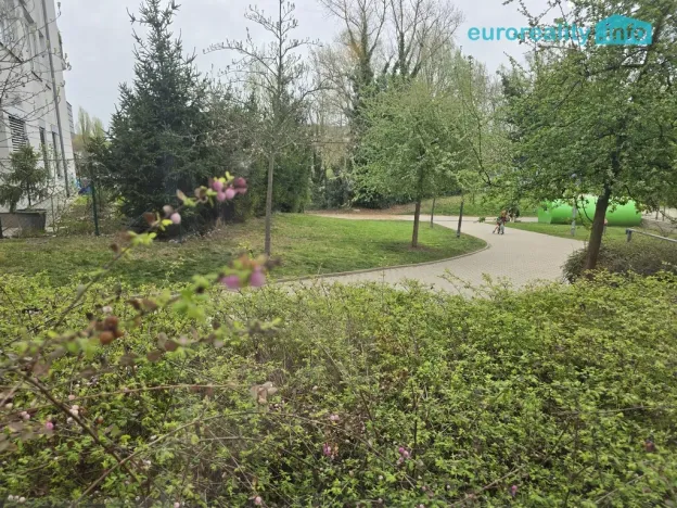 Pronájem bytu 2+kk, Beroun - Beroun-Město, V Zahradách, 65 m2