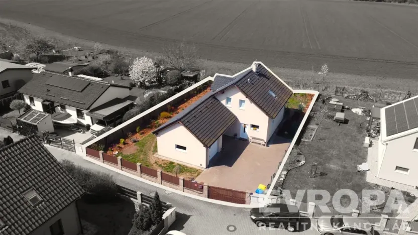 Prodej rodinného domu, Břežany II, 145 m2