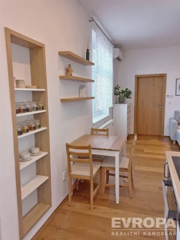Pronájem bytu 2+kk, Olomouc, Jeremenkova, 54 m2