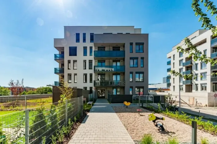 Pronájem bytu 1+kk, Praha - Hloubětín, Waltariho, 38 m2