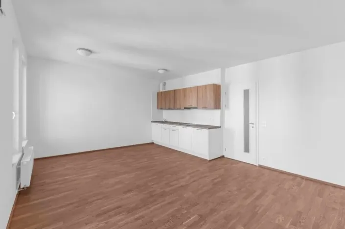 Pronájem bytu 1+kk, Praha - Hloubětín, Waltariho, 38 m2