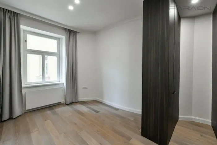 Pronájem bytu 4+kk, Praha - Vinohrady, náměstí Jiřího z Poděbrad, 107 m2