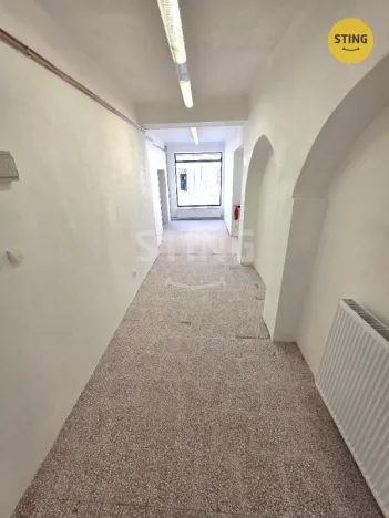 Pronájem obchodního prostoru, Opava, Ostrožná, 25 m2