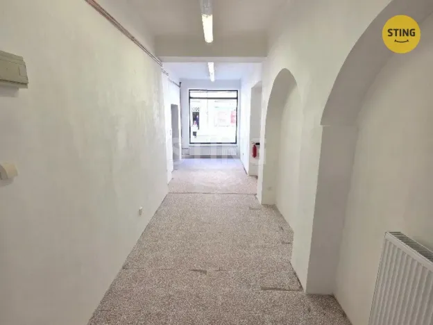 Pronájem obchodního prostoru, Opava, Ostrožná, 25 m2