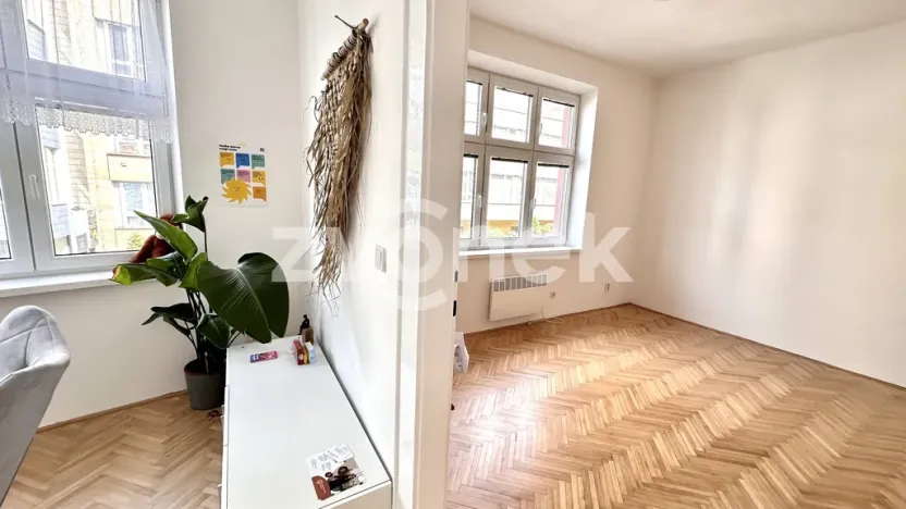 Pronájem kanceláře, Zlín, Soudní, 40 m2
