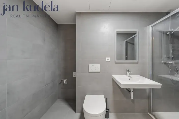 Pronájem bytu 1+kk, Brno - Komín, Bystrcká, 33 m2