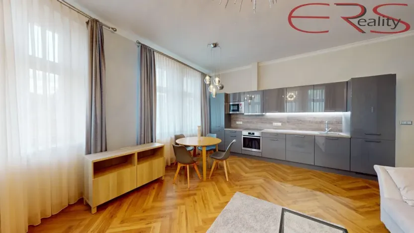 Pronájem bytu 2+kk, Jablonec nad Nisou, Komenského, 50 m2
