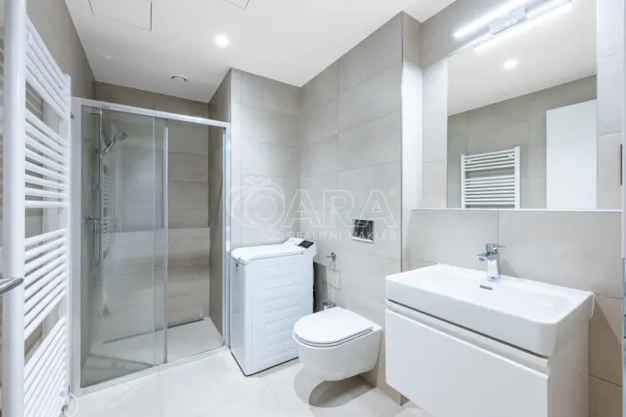 Pronájem bytu 1+kk, Praha - Karlín, Pobřežní, 35 m2