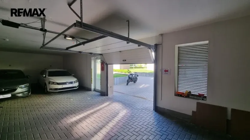 Pronájem garážového stání, Olomouc, Peškova, 12 m2