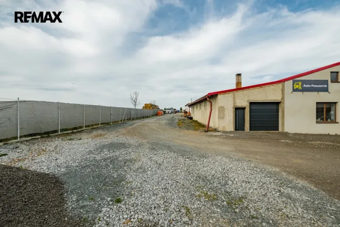 Prodej výrobních prostor, Buřenice, 2100 m2