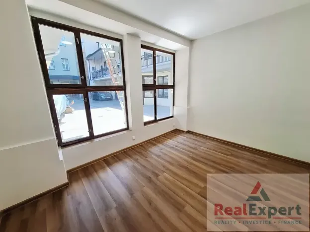 Pronájem obchodního prostoru, Praha - Vinohrady, Máchova, 70 m2