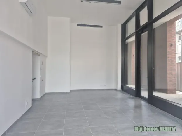 Pronájem obchodního prostoru, Praha - Žižkov, Hartigova, 88 m2