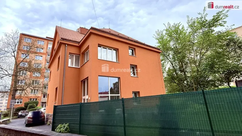 Prodej bytu 1+1, Karlovy Vary - Stará Role, Hlávkova, 58 m2