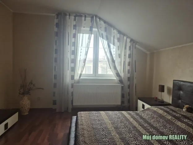 Pronájem rodinného domu, Praha - Ďáblice, Markvartická, 280 m2
