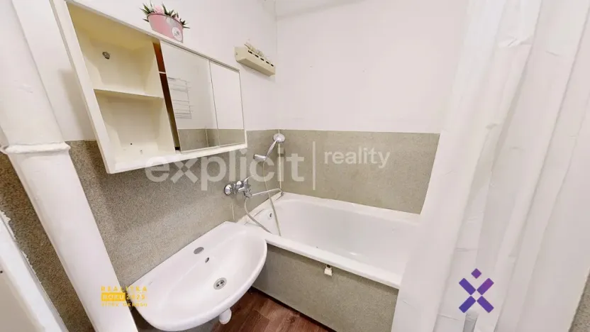 Pronájem bytu 1+1, Zlín - Malenovice, Husova, 32 m2