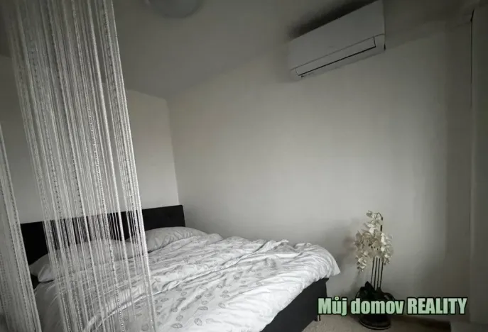 Pronájem bytu 1+kk, Praha - Hloubětín, Poděbradská, 46 m2